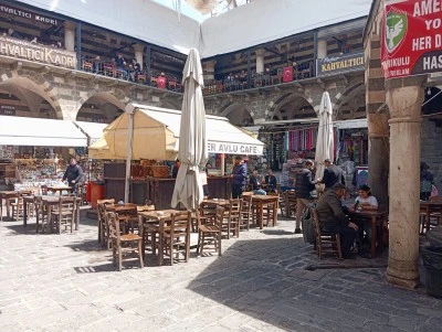 Diyarbakır&rsquo;da Sosyal Medya Esnaf K&uuml;lt&uuml;r&uuml;n&uuml; Değiştiriyor