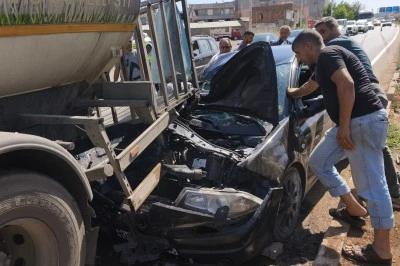 Diyarbakır&rsquo;da sulama tankerine arkadan &ccedil;arptı: 1 yaralı
