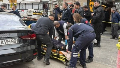 Diyarbakır&rsquo;da Tadilat Tartışması Silahlı Kavgaya D&ouml;n&uuml;şt&uuml;: 4 Yaralı