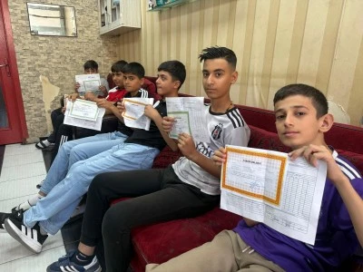 Diyarbakır'da takdir ve teşekkür belgesini alan o berbere koştu