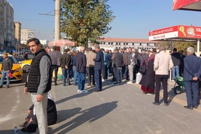 Diyarbakır’da Taksi Durağına Silahlı Saldırı: Yaralı Şoför Hayatını Kaybetti