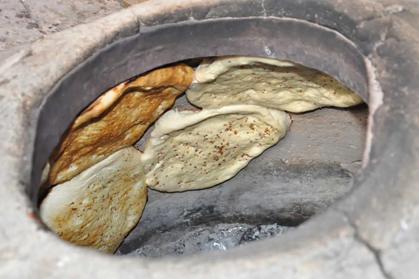 Diyarbakır’da Tandır Ekmeği Geleneği Sürüyor