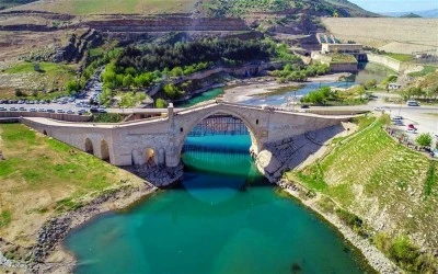 Diyarbakır'da tarihe ve zamana meydan okuyan köprü