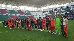 Diyarbakır’da Tarihi Gece! Amedspor, Pendikspor’u Devirdi
