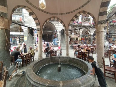 Diyarbakır'da Tarihi havuz esnafın el birliğiyle yeniden hayat buldu