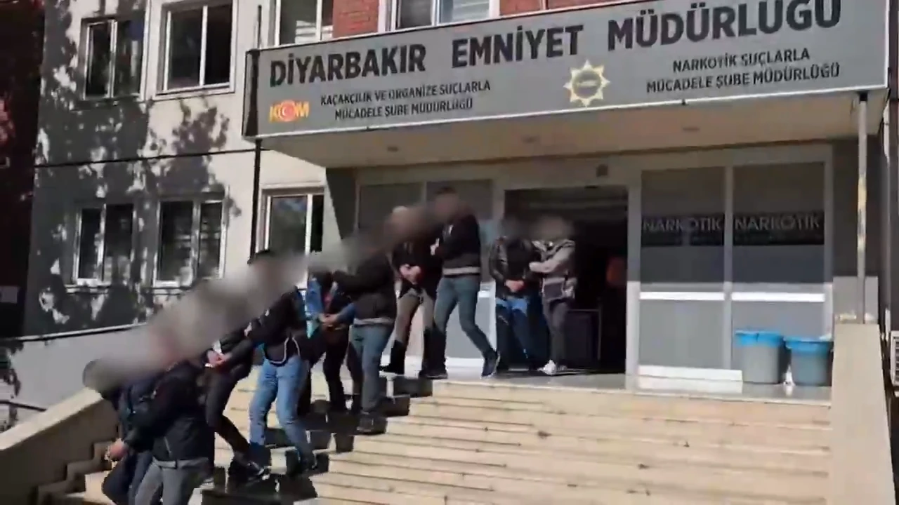 Diyarbakır'da Tarihi Operasyon: Cephanelik Ele Geçirildi!