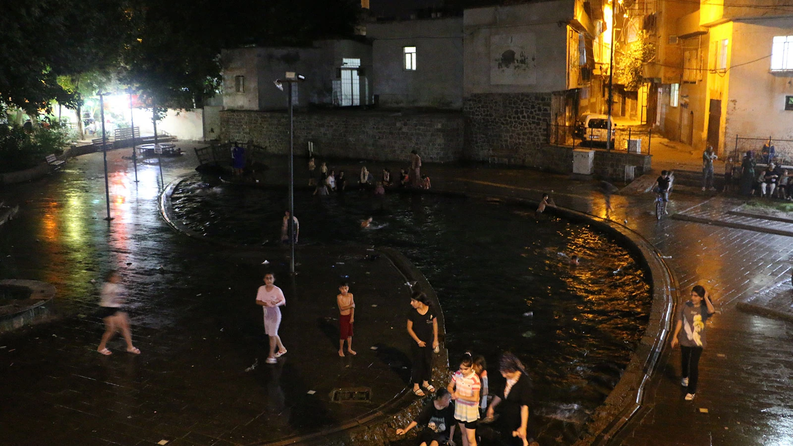 Diyarbakır'da Tarihi Sokaklar Yeniden Şenlendi