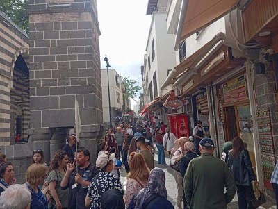 Diyarbakır&rsquo;da Tarihi Sur&rsquo;a Yoğun İlgi
