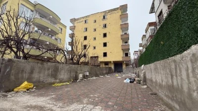 Diyarbakır&rsquo;da Tehlikeli Apartman İ&ccedil;in Yıkım Kararı &Ccedil;ıktı