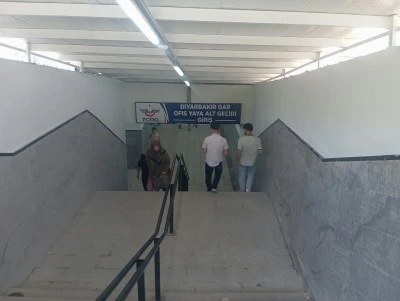 Diyarbakır'da tehlikeli ge&ccedil;işe Devlet eli