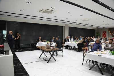 Diyarbakır&rsquo;da Tekstil Sekt&ouml;r&uuml;n&uuml;n Geleceği Masaya Yatırıldı