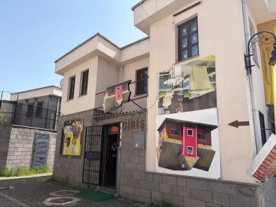 Diyarbakır&rsquo;da &ldquo;Ters Ev&rdquo;e Yoğun İlgi: Her Şey Tavanda!