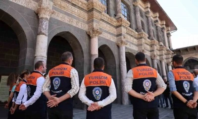 Diyarbakır&rsquo;da Turizm Polisi Bayram Yoğunluğuna 7 Dilde Hizmetle Yanıt Veriyor