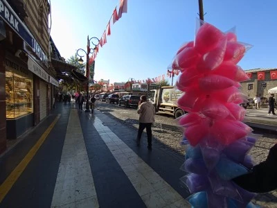 Diyarbakır'da uzmanlardan ailelere pamuk şekeri uyarısı