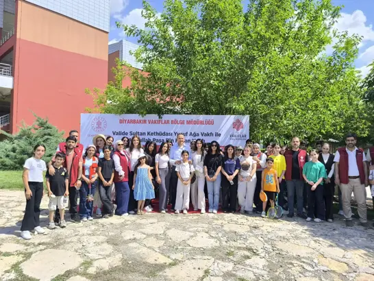 Diyarbakır&rsquo;da Vakıf Bursluları ve Aileleri Hipodromda Buluştu