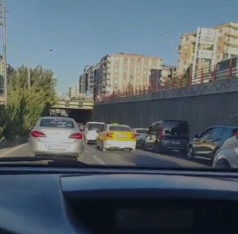  Diyarbakır'da Vatandaşlar İş ve Hastaneye Zamanında Ulaşamıyor