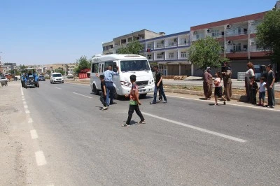 Diyarbakır'da Vatandaşlar &Uuml;st Ge&ccedil;it İ&ccedil;in Yetkililere Seslendi