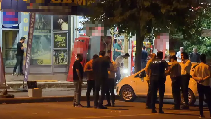 Diyarbakır&rsquo;da video oyun salonuna silahlı saldırı: 3 yaralı