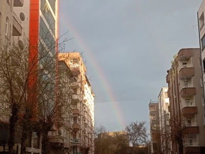 Diyarbakır&rsquo;da Yağmur Sonrası G&ouml;kkuşağı G&ouml;rsel Ş&ouml;len Sundu