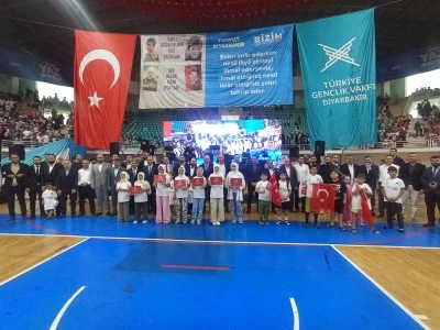 Diyarbakır'da yaz okuluna g&ouml;rkemli kapanış