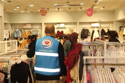 Diyarbakır’da Yetimler Vakfı’ndan Yüzlerce Çocuğa Kışlık Giyim Desteği