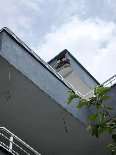 Diyarbakır’da yıldırım evin çatısına düştü