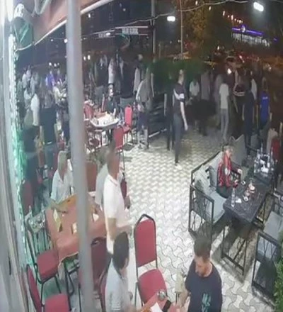 Diyarbakır'da Yolun Karşısına Ge&ccedil;mek İsteyen Yayaya Otomobil &Ccedil;arptı