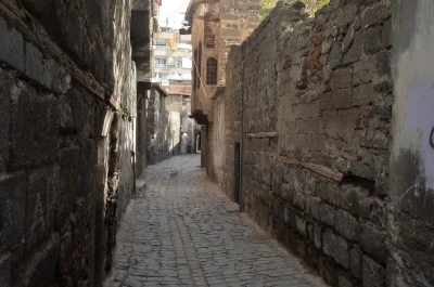 Diyarbakır&rsquo;da Zamana Direnen Sokak ve Evler