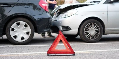 Diyarbakır’da Zincirleme Kaza: 3 Otomobil Çarpıştı, 3 Yaralı