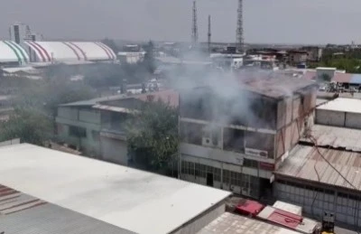 Diyarbakır'daki kereste yangını sürüyor