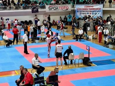Diyarbakır&rsquo;daki Kickboks Şampiyonasına Anlamlı Destek