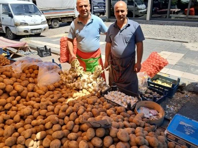Diyarbakır'daki pazarlarda soğan ve patatesin fiyatı düştü