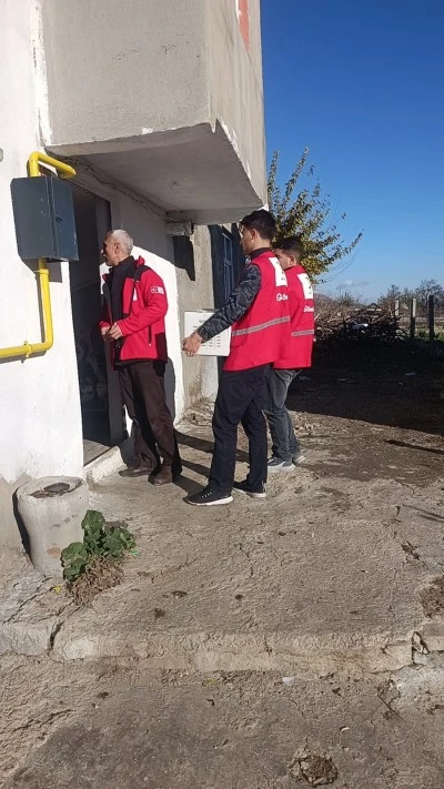 Diyarbakır Dicle’de Öğrencilerden Örnek Dayanışma: Kızılay’la İhtiyaç Sahiplerine Kış Yardımı