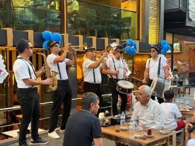 Diyarbakır Gevran Caddesi’nde Renkli İş Yeri Açılışı