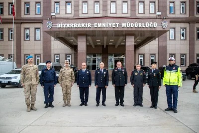 Diyarbakır İl Jandarma Komutanı Yıldırım’dan Polis Haftası ziyareti