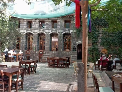 Diyarbakır’ın 150 Yıllık Zerzevan Konağı Tarihle Buluştu