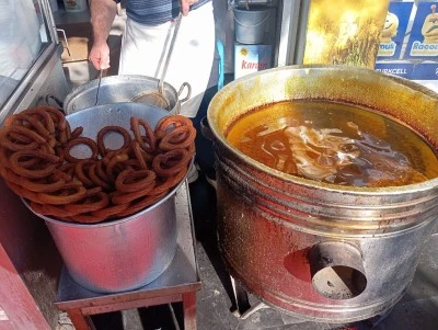 Diyarbakır’ın 30 Yıllık Geleneksel Lezzeti Halka Tatlısına Kış Aylarında Yoğun İlgi