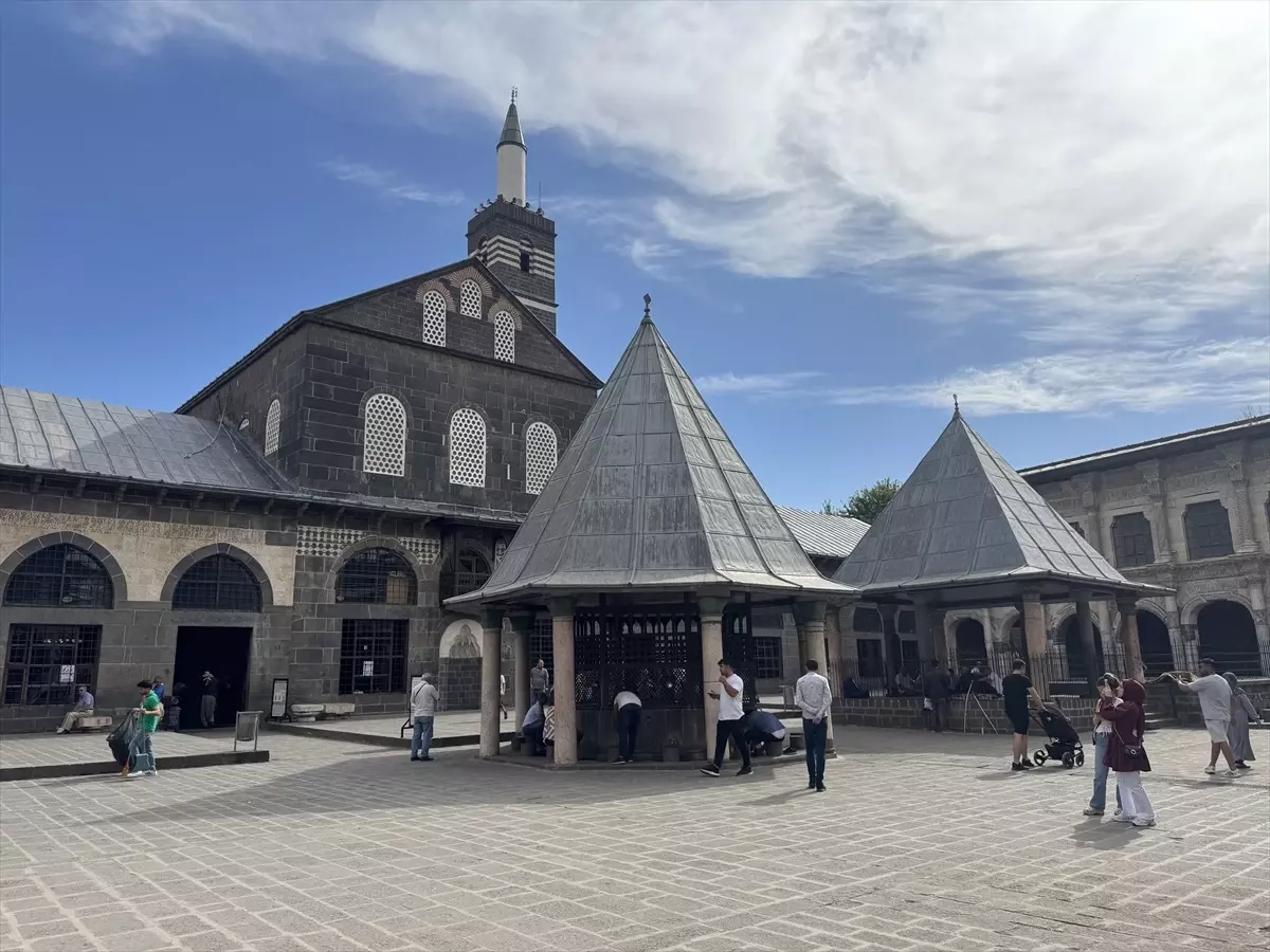 Diyarbakır'ın en eski ilçesi hangisidir?