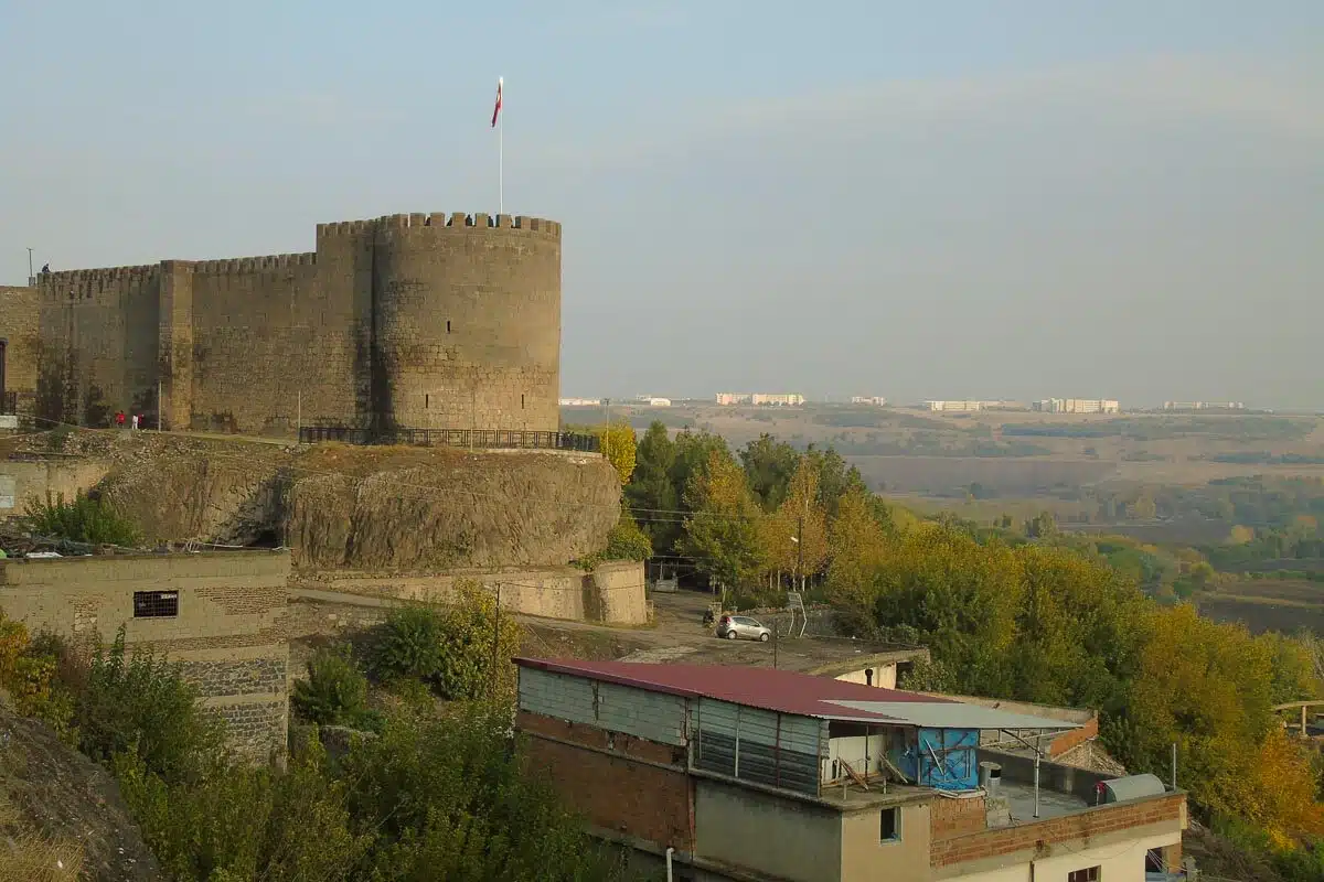 Diyarbakır'ın En G&uuml;zel İl&ccedil;esi Hangisi?