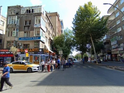 Diyarbakır'ın En İşlek Caddesinde B&uuml;y&uuml;k Tehlike
