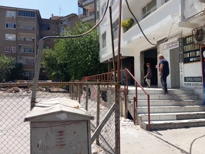 Diyarbakır'ın G&ouml;beğinde Tehlike Sa&ccedil;an Metruk Bina