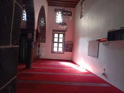 Diyarbakır’ın Kalbinde 425 Yıllık Miras: Şeyh Yusuf Camisi Turistlerin Yeni Gözdesi Oldu