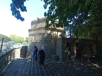 Diyarbakır&rsquo;ın kalbinde 5 asırlık sır Sarı Saltuk T&uuml;rbesi