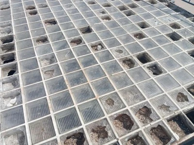 Diyarbakır&rsquo;ın merkezindeki meydanda bakımsızlık tepkisi