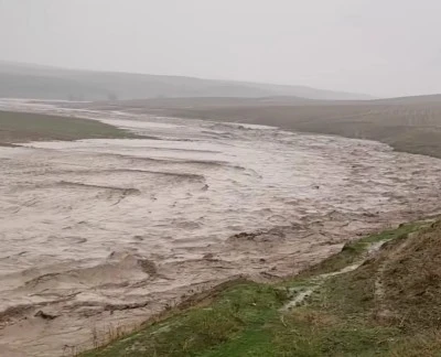 Diyarbakır'ın O il&ccedil;esinde yağış sele neden oldu
