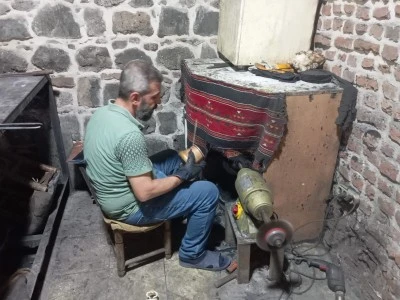 Diyarbakır’ın Tarihi Çarşısında Bakırcılık Son Nefesini Veriyor