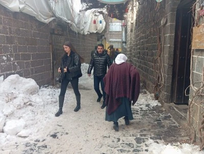 Diyarbakır&rsquo;ın Turizm Merkezi Sur&rsquo;da Buzlanma Tepkisi: Esnaflar &Ouml;nlem İstiyor