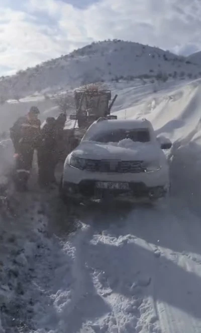 Diyarbakır Kar Alarmı: Hasta Nakil Aracı 3 Metrelik Karda Mahsur Kaldı