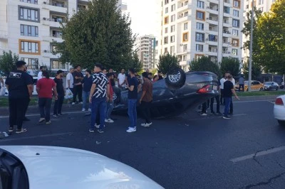 Diyarbakır Kayapınar'da Takla Atan Otomobilde Sürücü Yaralandı