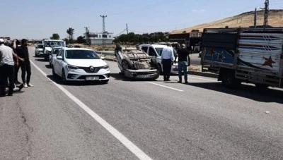 Diyarbakır-Mardin Yolunda Otomobil Takla Attı